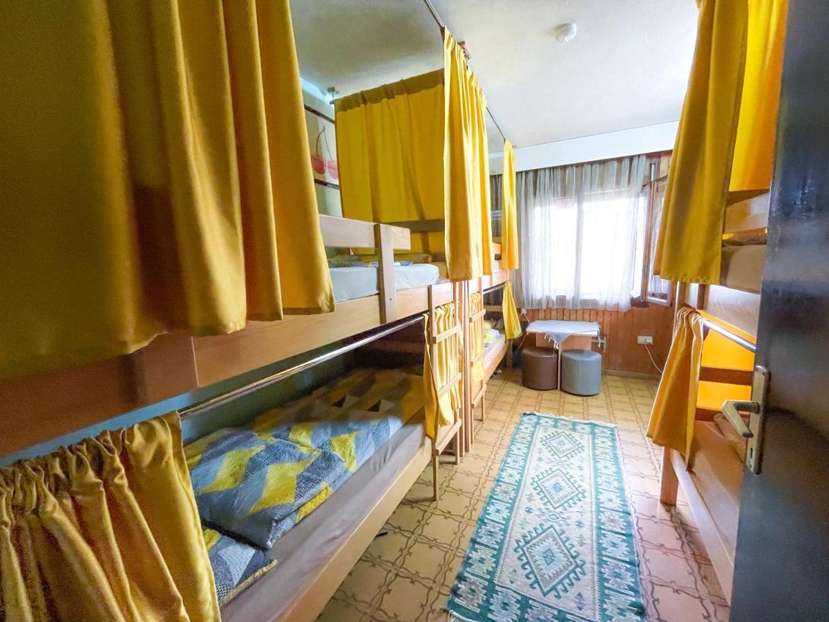 Hi Skopje Hostel Exteriör bild